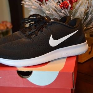 SOLD Nike Free RN